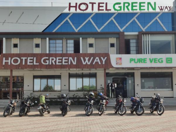 Hotel Green Way, Rezerwuj   
