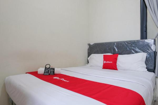 RedDoorz near Malang Creative Center, Rezerwuj Hotel Blimbing East Java
