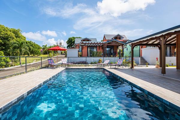 Gîte Dalina, Rezerwuj  Hotele w Grande-Terre z basenem, Basen
