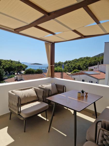 Maris i Maksim, Rezerwuj  Tribunj Sibenik-Knin County