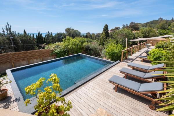Belleza sublime Villa vue mer à Sète, Rezerwuj  Hotele w Étang de Thau z basenem, Basen