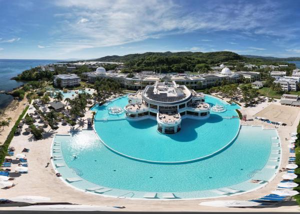 The Signature Level at Grand Palladium Lady Hamilton Resort & Spa- All Inclusive, Rezerwuj  Hotele w Lucea z Basenem, Basen