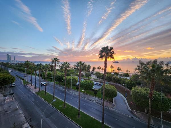 Luxury Kalipso Beachfront, Rezerwuj  Limassol Limassol