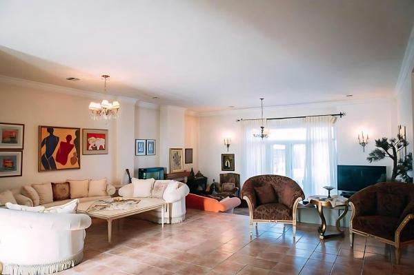 Spacious 4 bedroom Luxury Villa with Lush Gardens Close to City & Beach, Rezerwuj  Aleksandropolis Tracja