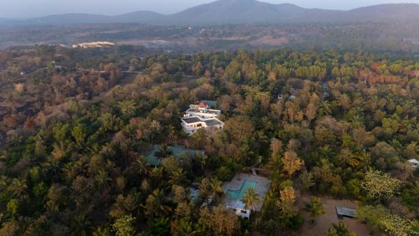 The Peacock Village Eco Resort & Spa, Rezerwuj  Hotele w Bangalore z basenem, Basen