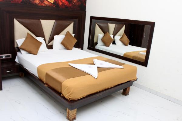 Hotel Aayan Lodging & Boarding, Rezerwuj  Kirnāpur Madhya Pradesh