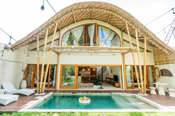 Gemini Villa - 3BR Villa in Kerobokan, Rezerwuj  Hotele w Bali z Basenem, Basen