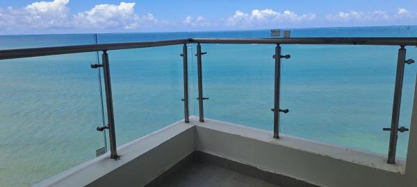 Sunset Haven Homes, Rezerwuj  Hotele w Coast Region z Basenem, Basen