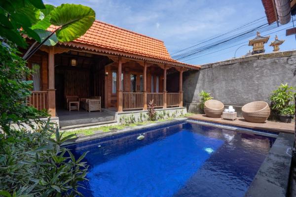 The Lavana Magdalas Joglo Villa Canggu, Rezerwuj  Hotele w Bali z Basenem, Basen
