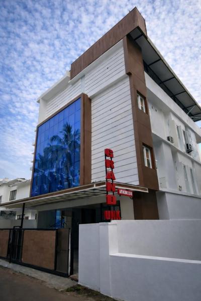 Grand UNX, Rezerwuj  Kannur Nowe Delhi