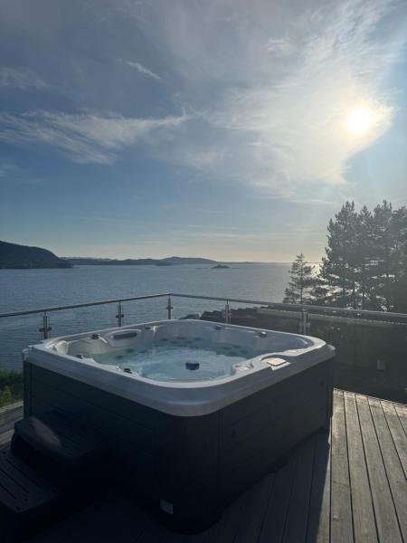 The Pulpit Rock Villa with sea view & jakuzzi, Rezerwuj  Strand Rogaland