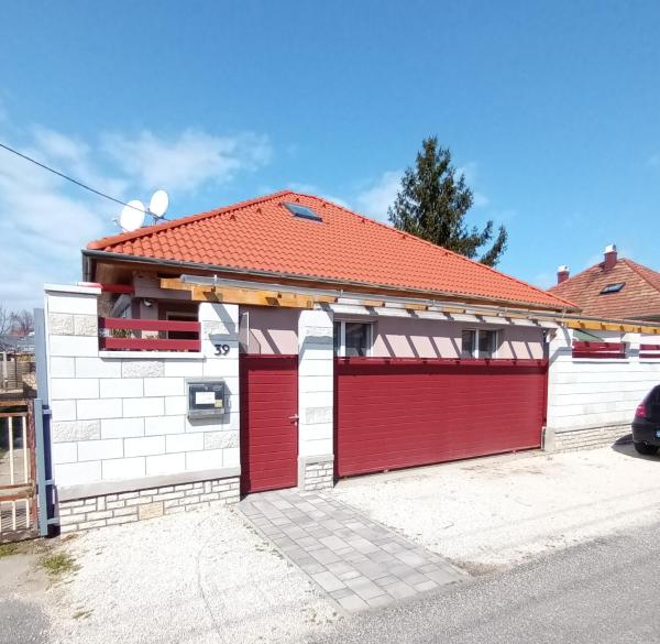 Flower 1 free parking, Rezerwuj  Hotele w Somogy z Parkingiem, Parking