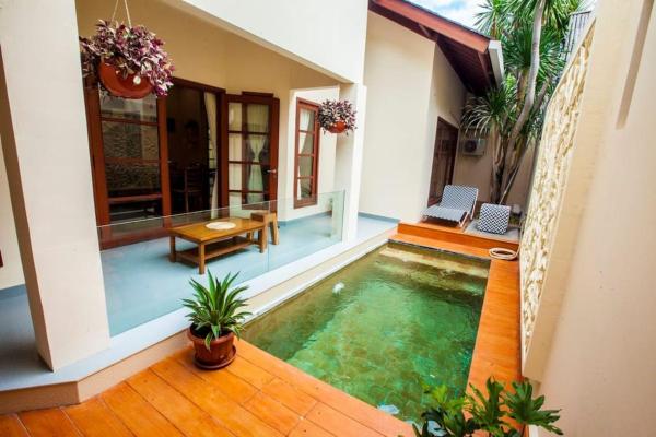 Vibrant Getaway in Seminyak: Villa Buyaya, Rezerwuj  Hotele w Bali z Parkingiem, Parking