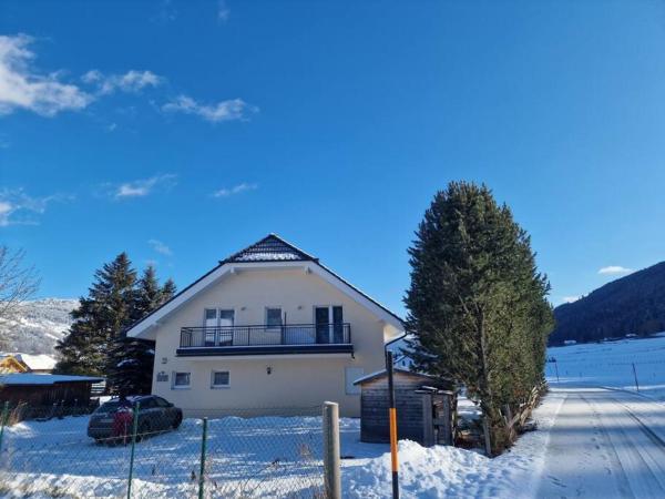 quiet and central Luxury Villa "Juwel " with Sauna in a beautiful valley, Rezerwuj  Sankt Michael im Lungau 