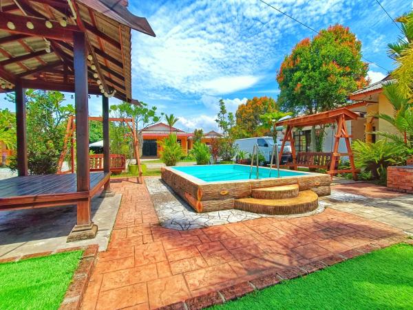 Chalet Yunie Marang by RVH, Rezerwuj Chalet Hotele w Terengganu z Basenem, Basen