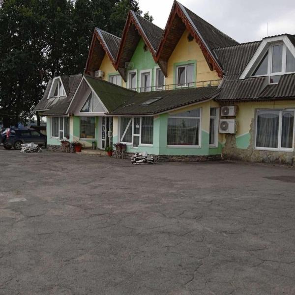 Готель Загадка, Умань, Rezerwuj  Hotele w Cherkasy z Parkingiem, Parking