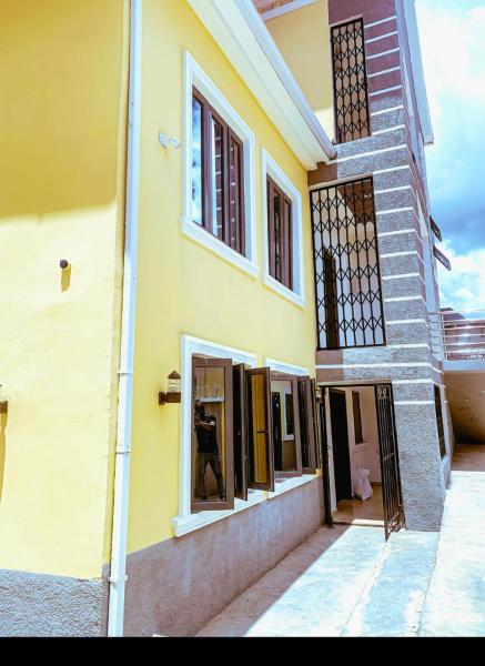 Select Elegant 3 Rooms 3 sized king-bed @ Abuja FCT, Rezerwuj  Abudża Bwari