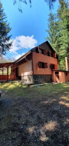 Riksberg Chalet in Harghita Mountains, Rezerwuj Chalet Hotele w Transylvania z Parkingiem, Parking