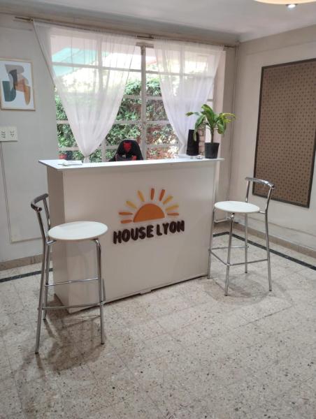 Houselyon, Rezerwuj  Mendoza Mendoza