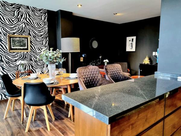 Elegant Apt Boutique in la Roma 2br/2ba/terrace, Rezerwuj  Hotele w Mexico DF z Parkingiem, Parking