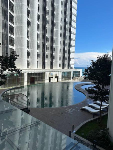 Topaz Nilam Residence 5 pax The Shore KK Centre, Rezerwuj  Hotele w Sabah z Basenem, Basen