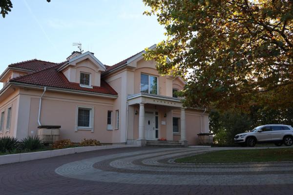 Rezydencja Pod Platanem, Rezerwuj Pobyt na farmie Smardzowice małopolskie