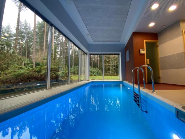 Kakumäe Raba Villa - puhkemaja basseiniga Tallinnas, Rezerwuj  Hotele w Baltic Sea z Basenem, Basen