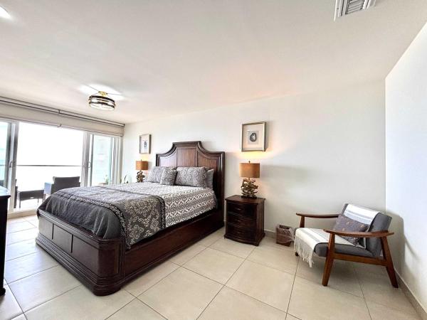 Jr Penthouse 5BR-5BA Villa with Pool, Rezerwuj  Popotla Baja California
