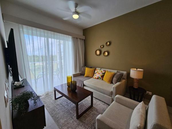 Deluxe Condo w/Pool View at Hard Rock Golf C, Rezerwuj  Hotele w Punta Cana z basenem, Basen