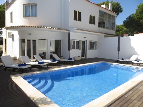 Luxury Villa with Private pool walking distance to beach and Marina, Rezerwuj  Hotele w Algarve z Parkingiem, Parking