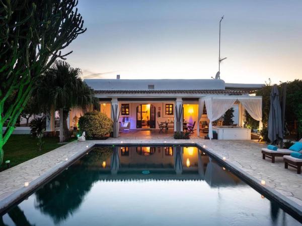 Villa in San Rafael with Private Pool, Rezerwuj  San Rafael Baleary