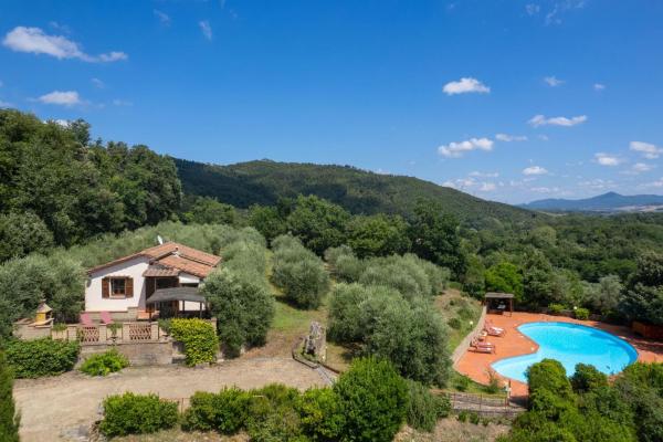 Villa Laura, Rezerwuj  Hotele w Frassineta z basenem, Basen
