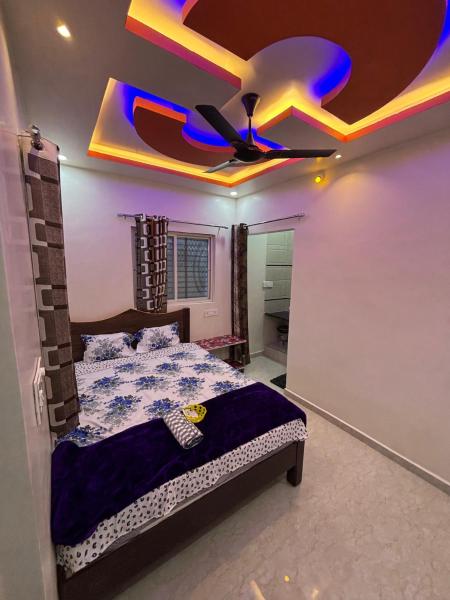 Prajju Homestay Hampi, Rezerwuj  Hotele w Bangalore z parkingiem, Parking