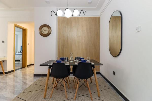 spacious elegant two bedroom apartment with swimming pool fully equipped gym ample parking space children play area and amazing scenic views, Rezerwuj  Nairobi Hotele...