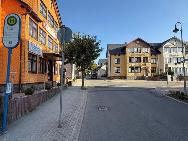 Pension Luzia, Rezerwuj  Hotele w Turyngia z parkingiem, Parking