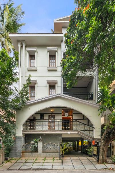 Wooden Whispers Traditional Luxe Spacez Villa, Rezerwuj  Bangalur Bangalore