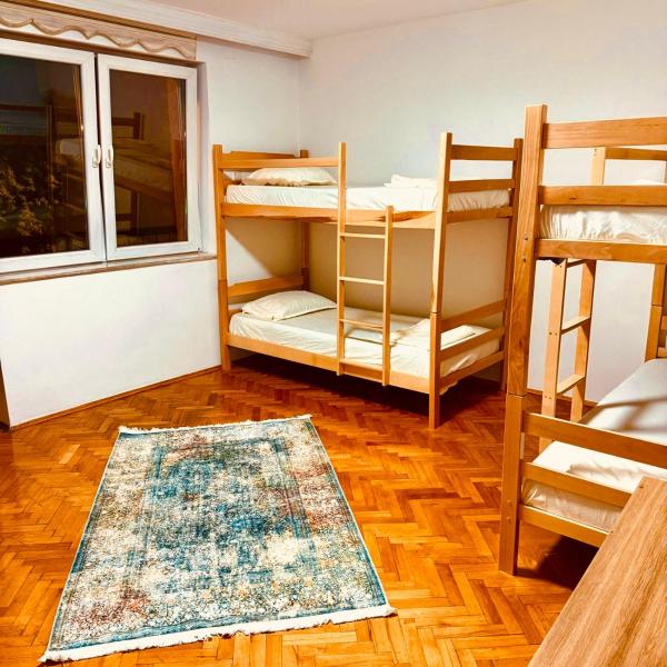 Roomer Prishtina Hostel, Rezerwuj  Prisztina Pristina County