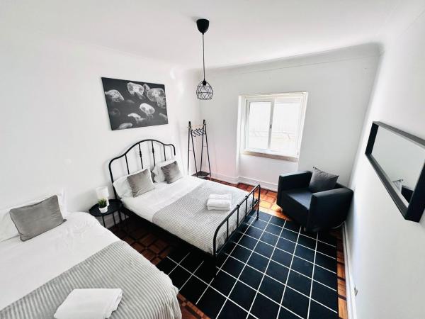 Luxury rooms next attractions and station, Rezerwuj  Lisbon Region 
