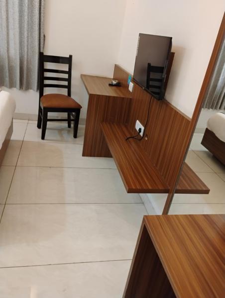 Bond, Rezerwuj  Attibele Bangalore