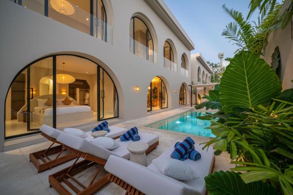 Villa Padang Senang - Tropical Luxe 3BR, Short Walk to the Beach, Rezerwuj  Hotele w Bali z Basenem, Basen
