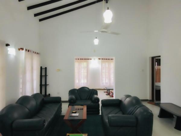 Andres Bungalow, Rezerwuj  Deniyaya 
