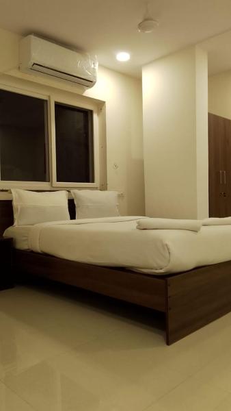 Hotel EP Deluxe Room, Rezerwuj  Hajdarabad 