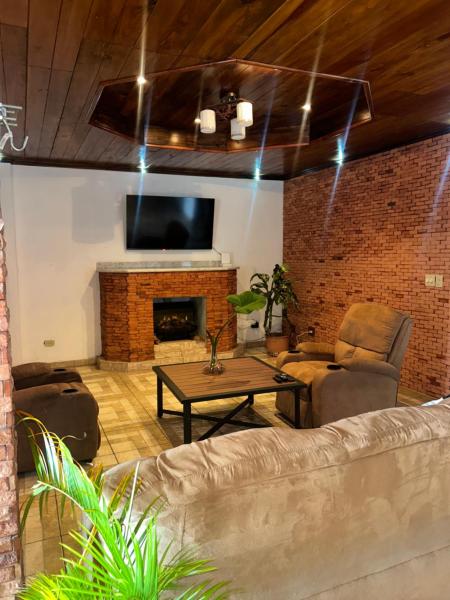 Novus Stay Boquete, Rezerwuj  Hotele w Chiriqui z Parkingiem, Parking