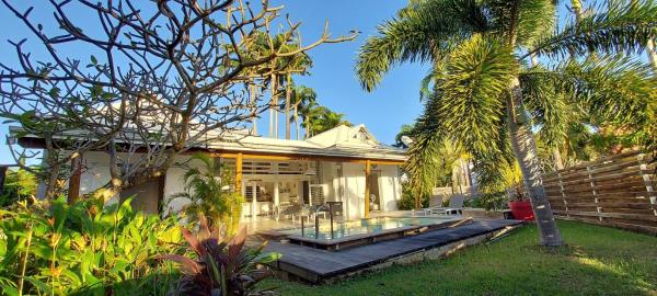 Villa Avocado, Rezerwuj  Hotele w Basse-Terre z Basenem, Basen