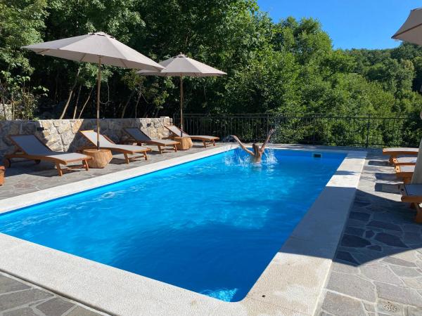 Familija Lovrinovi Retreat - Relax&Reconnect, Rezerwuj  Hotele w Zvoneća z Basenem, Basen