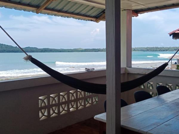 Sanali surf stay, Rezerwuj  Lagudri Sumatra
