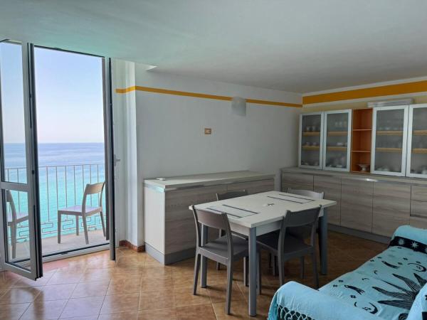 Harmonia Apartment with breathtaking view and a perfect location, Rezerwuj Apartament Tropea Kalabria