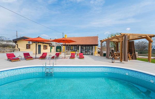 Villa Smokvica, Rezerwuj  Hotele w Rakalj z basenem, Basen