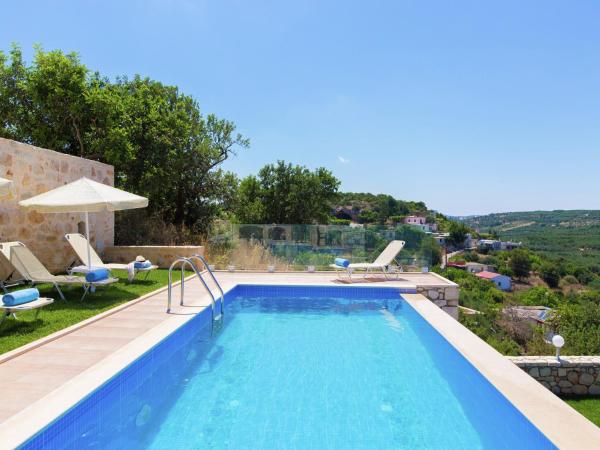 Splendid Villa in Achlades with Private Pool near Bali, Rezerwuj  Hotele w Lavris z basenem, Basen