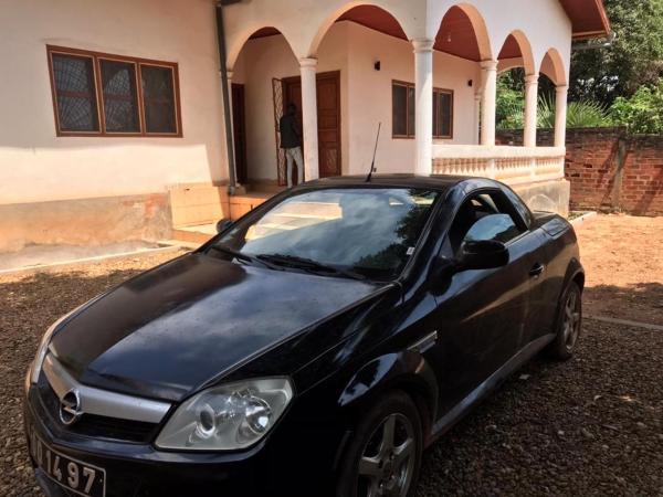 Villa Sophie à Sassara Pk 12 Bangui, Rezerwuj  Bangi Hotele......... .